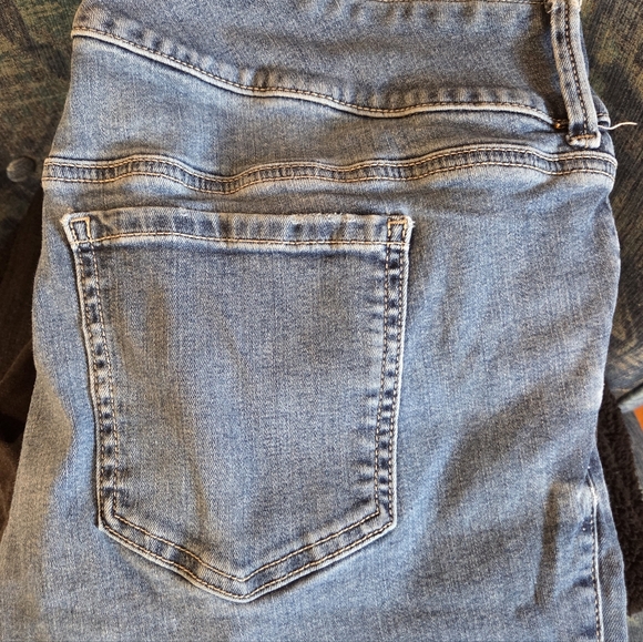 Torrid Women's Denim Jeans 3-Button + Zip super soft jegging size 18 - Picture 12 of 16